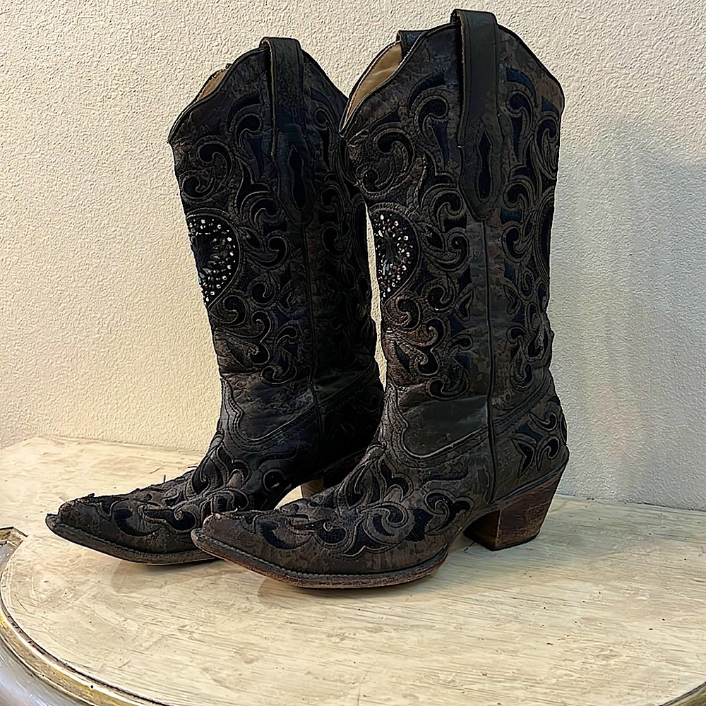 Beautiful Corral Vintage boots